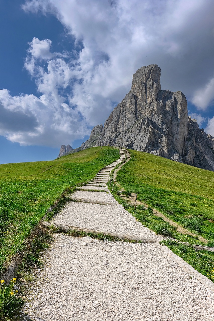 A path leading up to a mountain